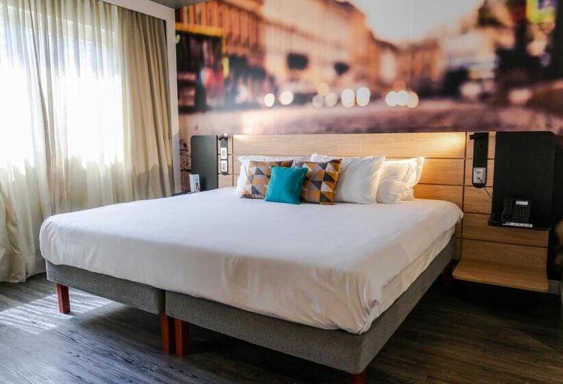 اتاق لوکس با تخت بزرگ, Novotel Curitiba Batel