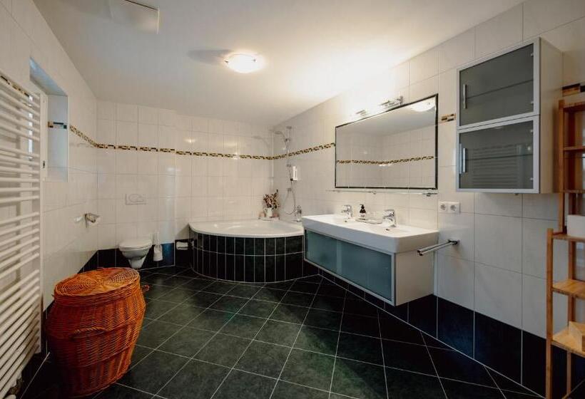带2个卧室的公寓, Stadlhof
