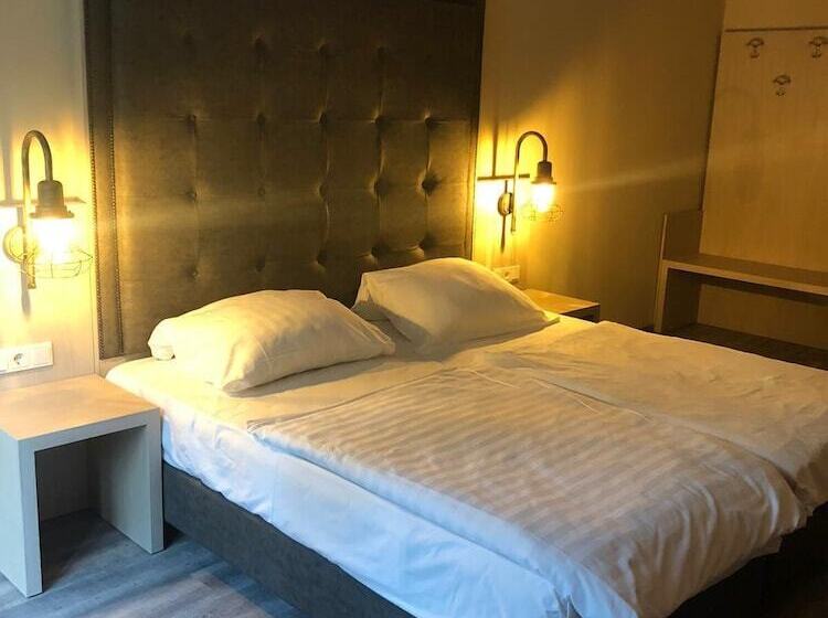 اتاق لوکس, Athen Kelsterbach Frankfurt Airport
