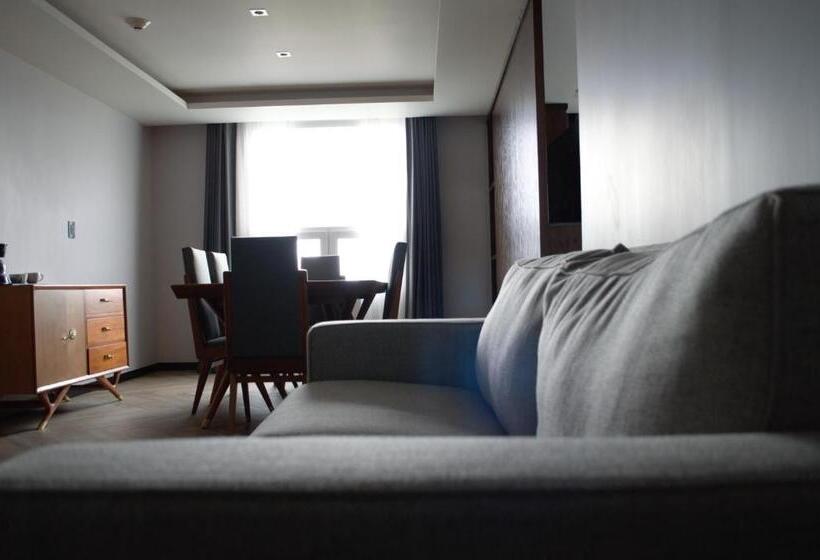 デラックススイート, Casa Basalto