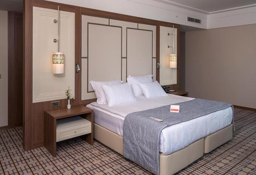 سوئیت با تخت بزرگ, Ramada Plaza By Wyndham Rize