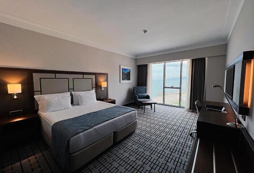اتاق استاندارد با تخت بزرگ, Ramada Plaza By Wyndham Rize