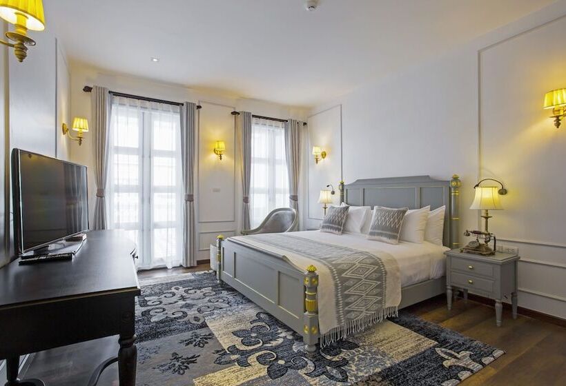 스위트, Le Thatluang D Or Boutique
