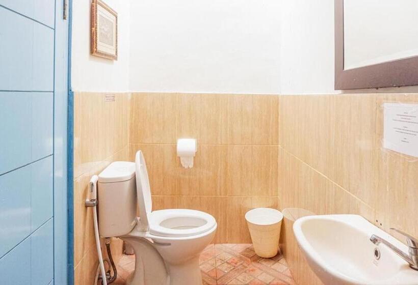 Семейный Номер, Reddoorz Near Rsud Kota Mataram