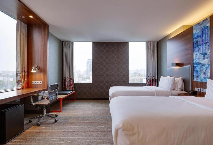 اتاق استاندارد با چشم‌انداز شهر, Sky Loft Hotel Kyiv By Rixwell International