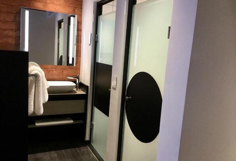 Люкс, Onomo Hotel Durban