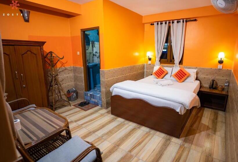 Quarto Deluxe, Zostel Pokhara