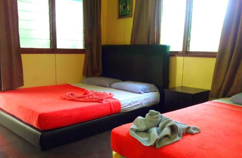Семейный Номер, Sukau Backpackers B&b