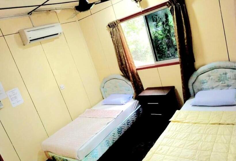 Номер Стандарт, Sukau Backpackers B&b