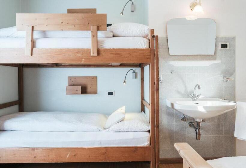 Номер Стандарт Трехместный, Rifugio Graziani Hütte