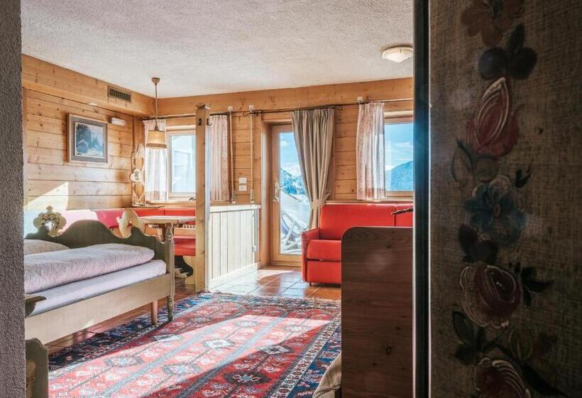 Семейный Номер, Rifugio Graziani Hütte