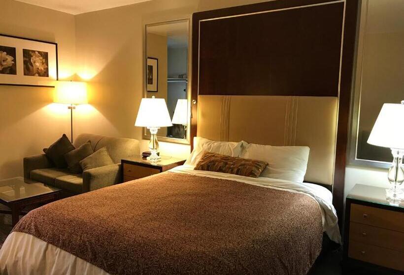 Номер Стандарт, Cardinal Court Motel