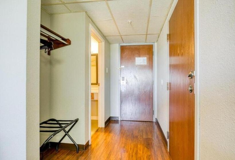 Номер Стандарт, Fairbridge Inn Express Monroe City