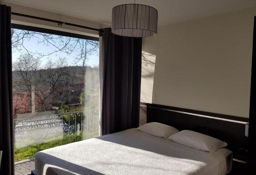 Family Suite, Trebid Ouro