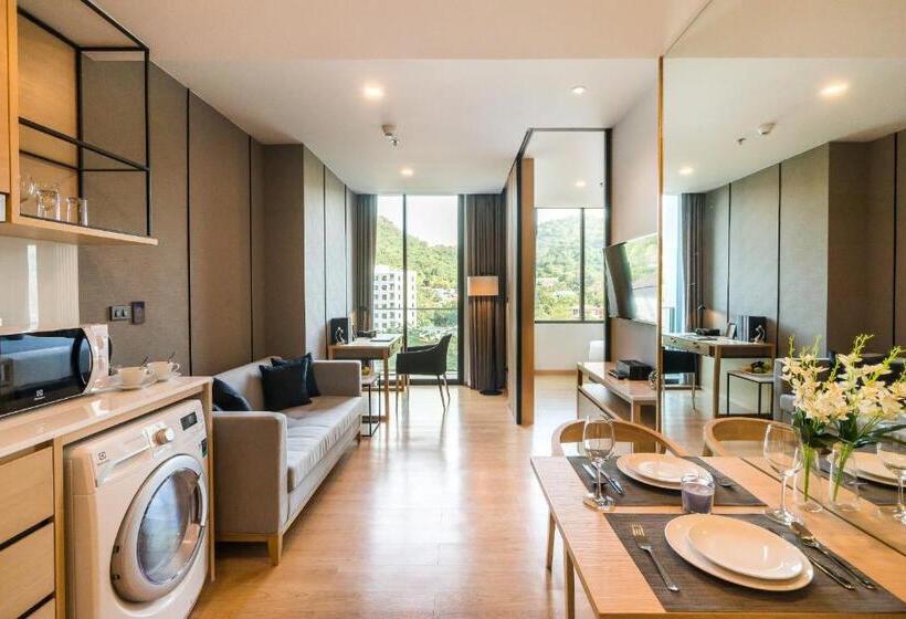 سوییت با چشم‌انداز کوه, Arize Hotel Sri Racha