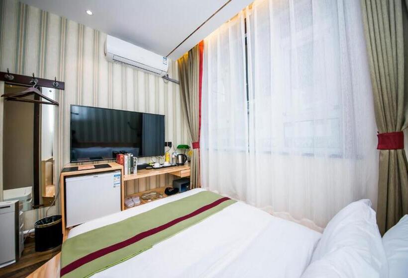 Номер Basic, Mg Hotel St Michael S Cathedral, Qingdao