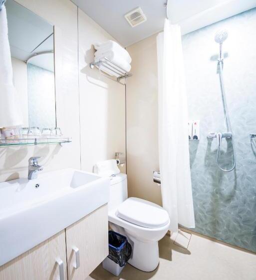 Семейный Номер Deluxe, Mg Hotel St Michael S Cathedral, Qingdao