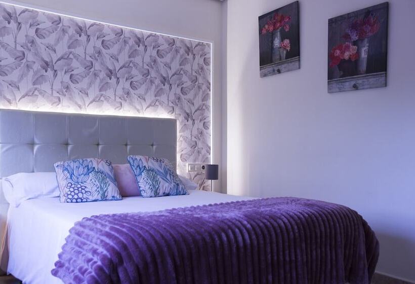 Quarto Estandar, O Pazo