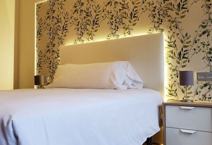 Quarto Estandar, O Pazo