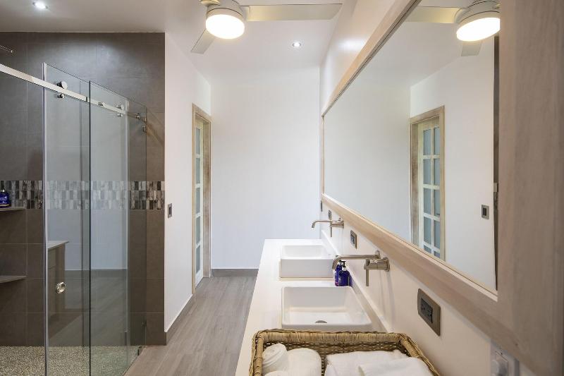 Quarto Estandar, O Pazo