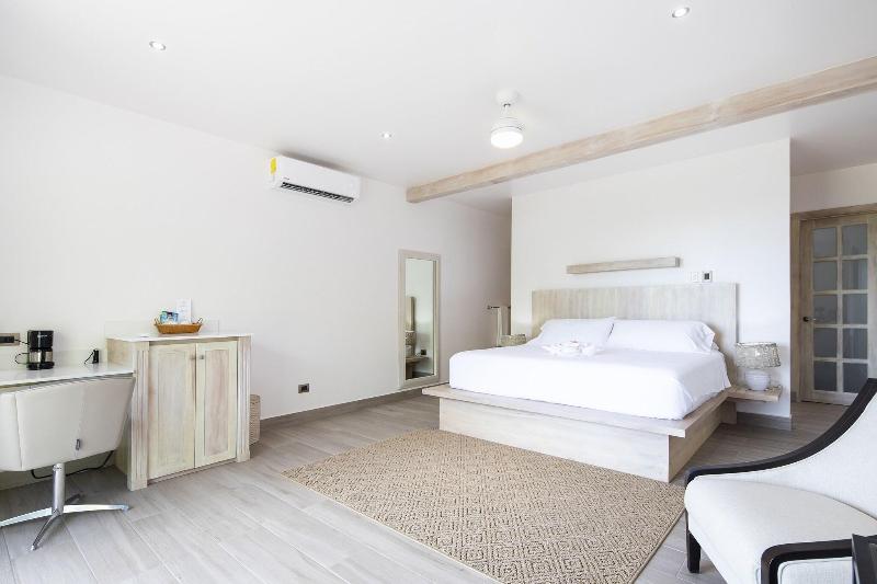 Quarto Estandar, O Pazo