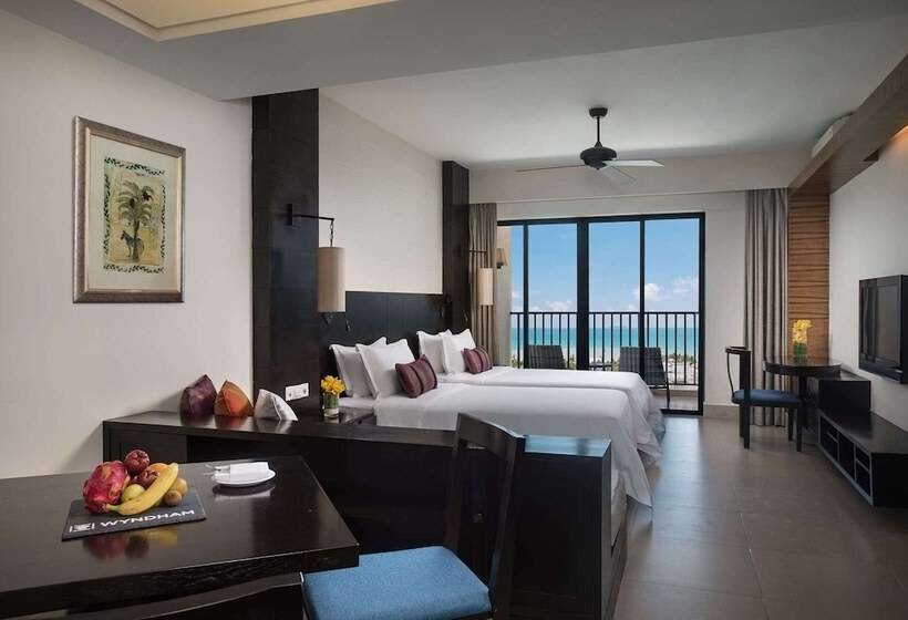 Номер Deluxe Вид на Море, Ramada Plaza By Wyndham Sanya Bay
