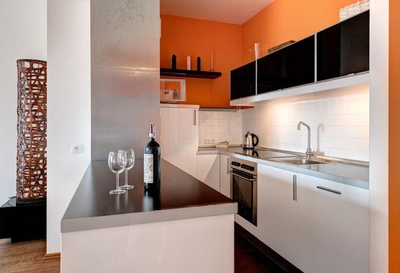 Апартаменты Внутренние 1 Спальня, Dom & House   Apartments Parkur