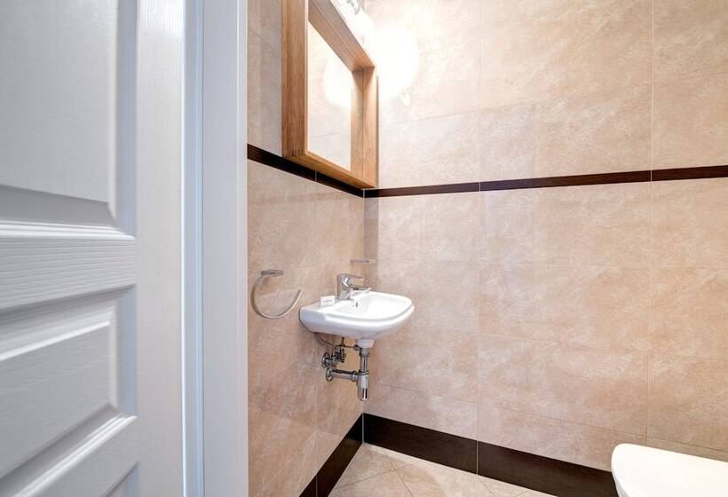 Апартаменты Внутренние 1 Спальня, Dom & House   Apartments Parkur