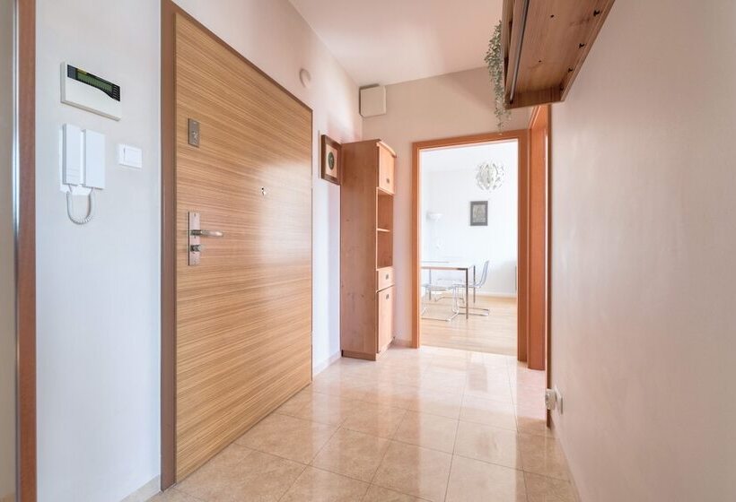 Апартаменты Классик 1 Спальня, Dom & House   Apartments Parkur