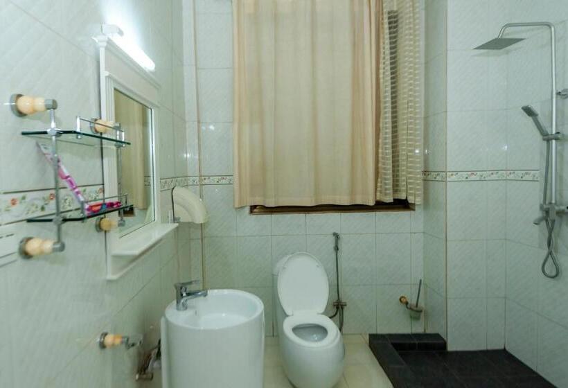 اتاق استاندارد یک تخته با بالکن, Dove Hotel Kigali