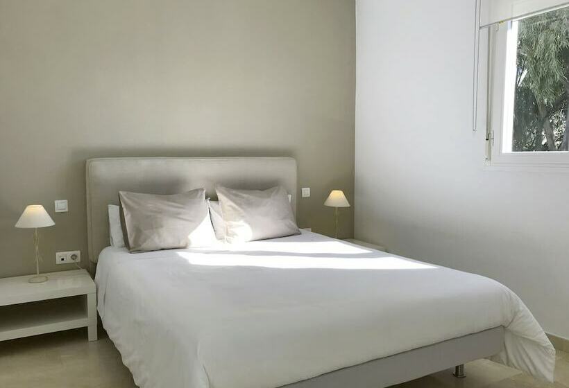 استودیوی لوکس, Apartamentos Doña Carmen