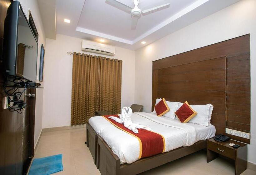 Quarto Deluxe, Orion Residency