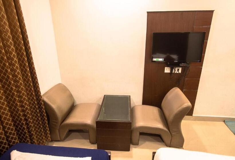 Номер Стандарт Трехместный, Orion Residency