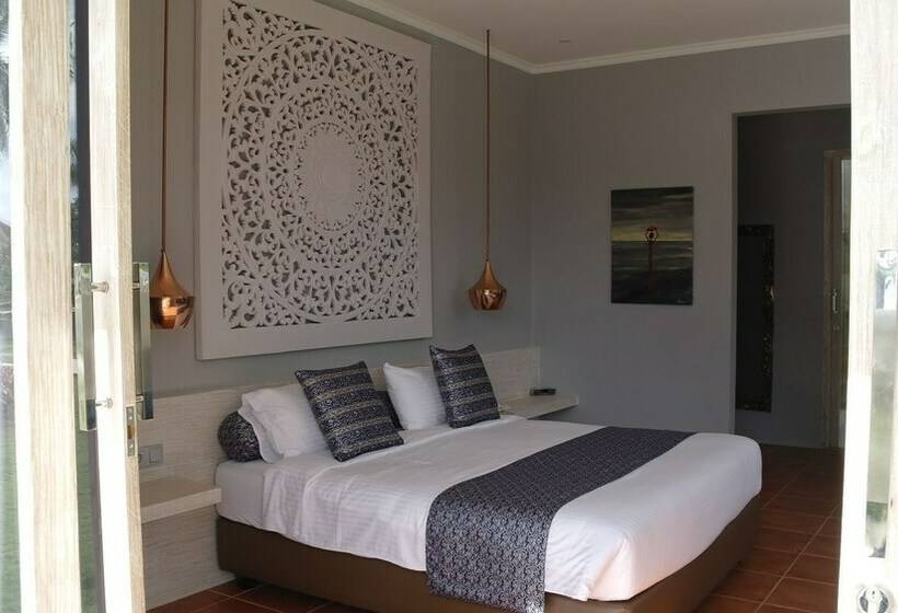 Люкс Вид на Сад, The Suites Lombok