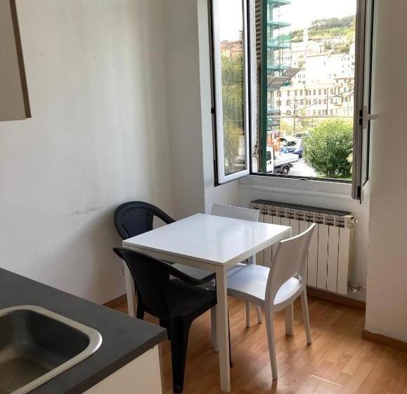 اتاق کلاسیک چهارنفره, Cavour Guest House