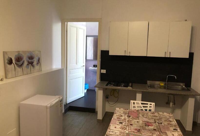 اتاق لوکس, Cavour Guest House