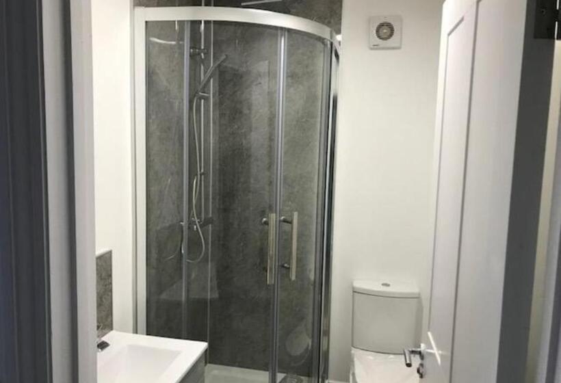 Номер Стандарт, Iffley Town House