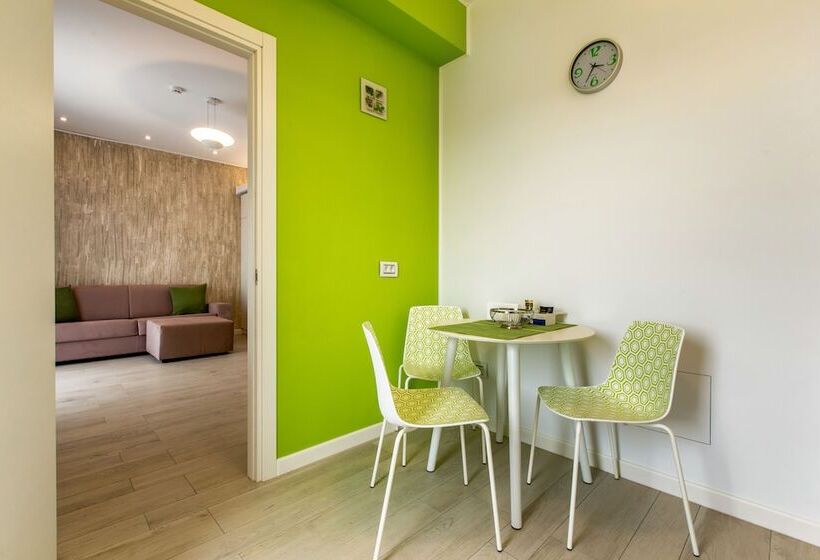 סטודיו משפחתי, Mava Apartamente