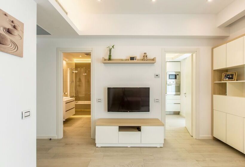 סטודיו משפחתי, Mava Apartamente