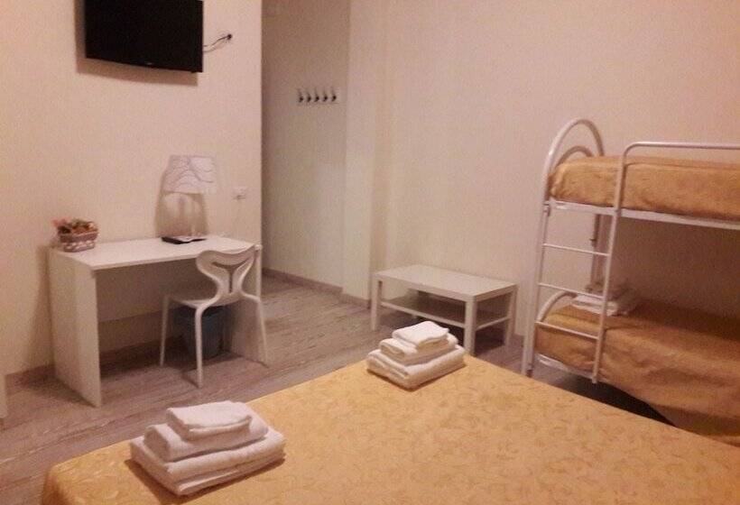اتاق استاندارد چهار تخته, 4rooms B&b Salerno