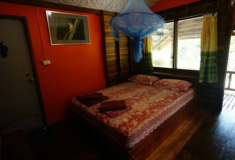 بانگلوی استاندارد, Pasai Beach Lodge