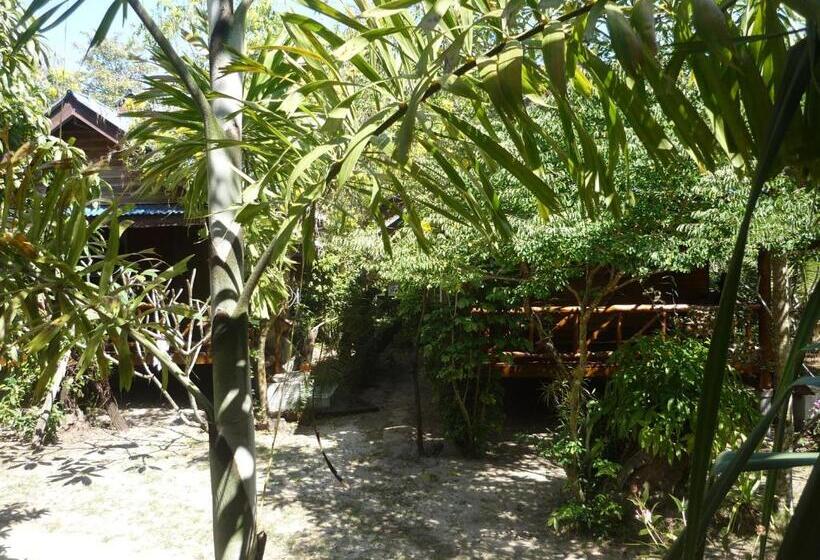 بانگلوی استاندارد, Pasai Beach Lodge