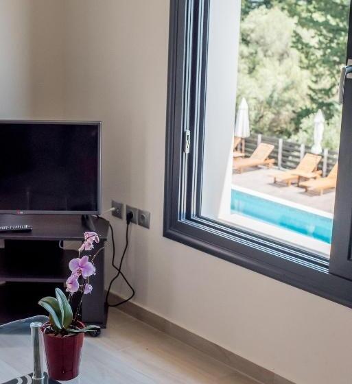 شقة غرفة واحدة, Golden Sun Villas