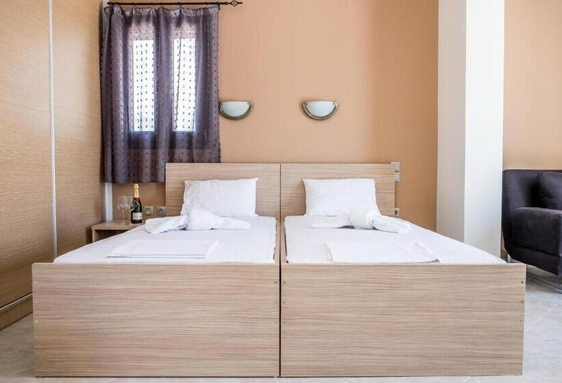 إستوديو سوبيريور, Golden Sun Villas