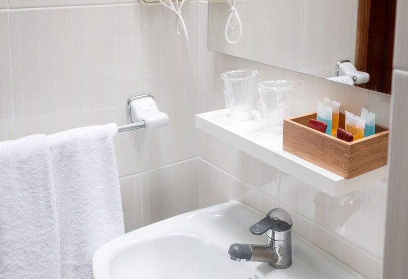 Номер Стандарт, Hostal La Costa