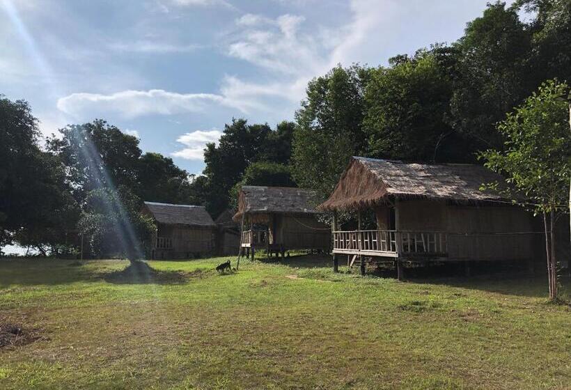 标准间带阳台, The Last Point   Hostel