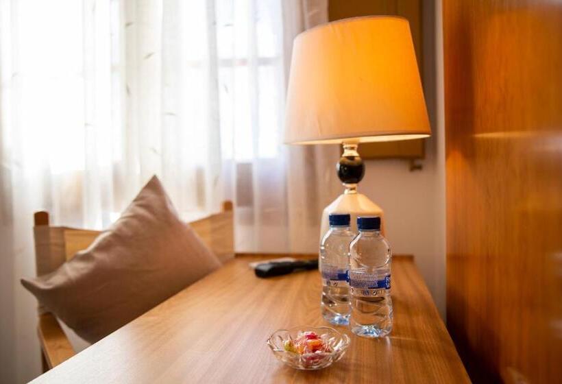 Номер Economy, Hostal Montserrat