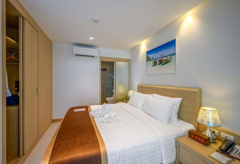 سوییت با چشم‌انداز دریا, The Beachfront Hotel Phuket