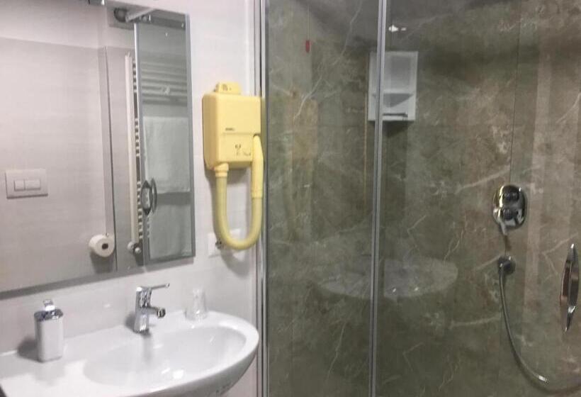 Четырехместный Номер Стандарт, Piccolo Hotel Lamezia