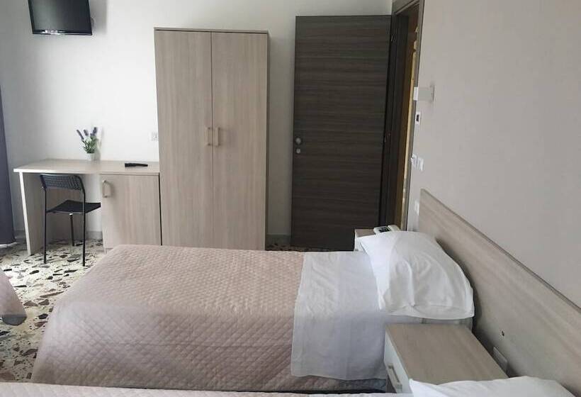 Четырехместный Номер Стандарт, Piccolo Hotel Lamezia